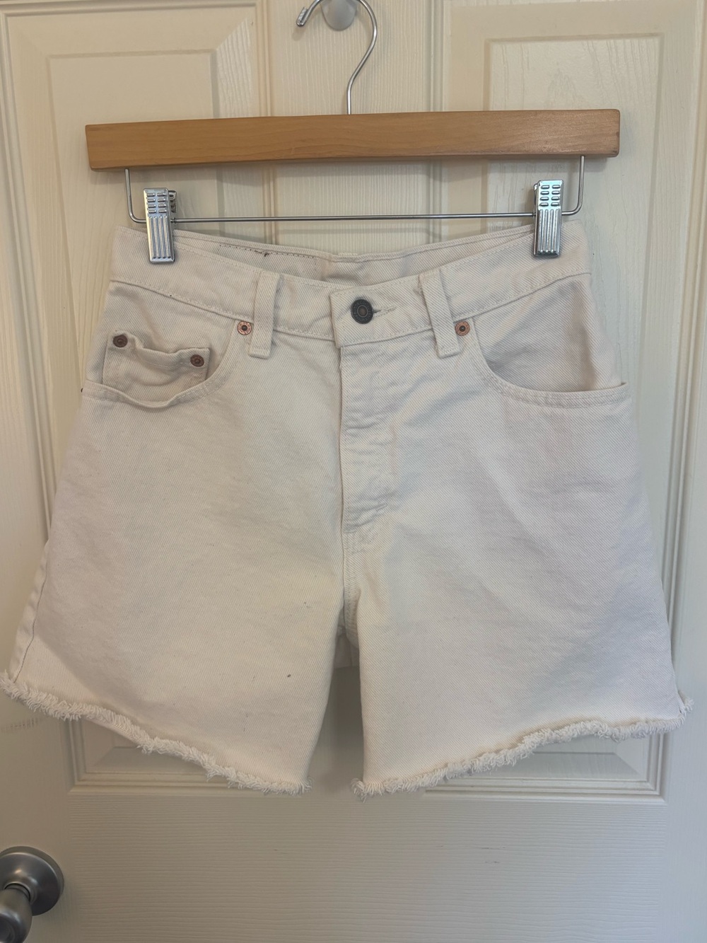 Levi's 550 shorts Off White Denim Cutoff Shorts Relaxed Fit High Rise Size 5